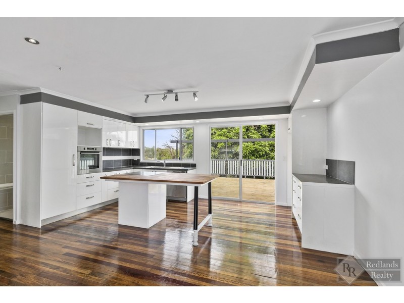 6 Surman Street West, Birkdale QLD 4159