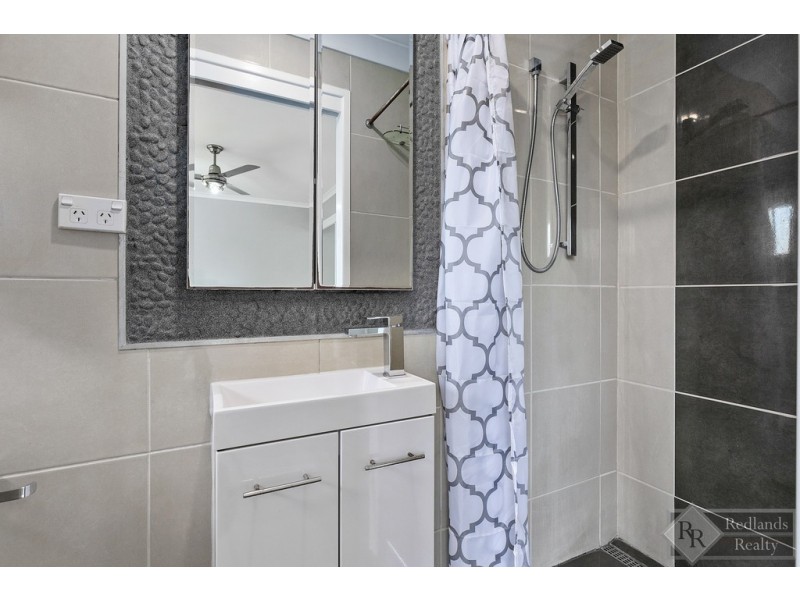 6 Surman Street West, Birkdale QLD 4159