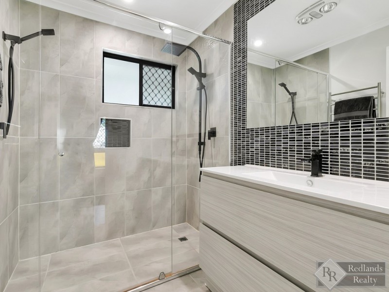 4 Sandpiper Street, Wellington Point QLD 4160