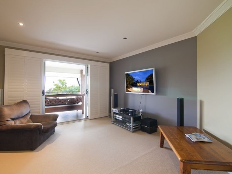 60 Penzance Drive, Redland Bay QLD 4165