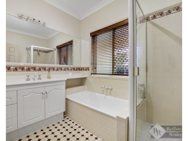 1 Surman Street West, Birkdale QLD 4159