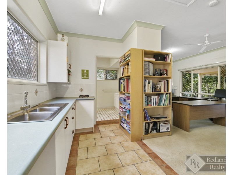 1 Surman Street West, Birkdale QLD 4159