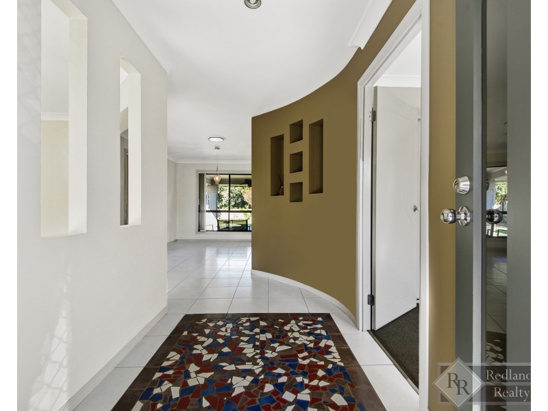 25 Attenborough Circuit, Redland Bay QLD 4165
