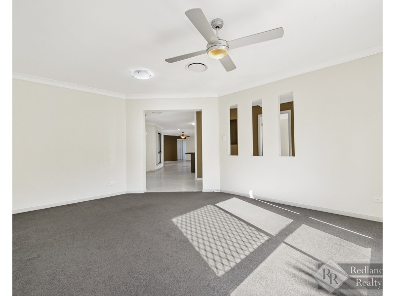 25 Attenborough Circuit, Redland Bay QLD 4165