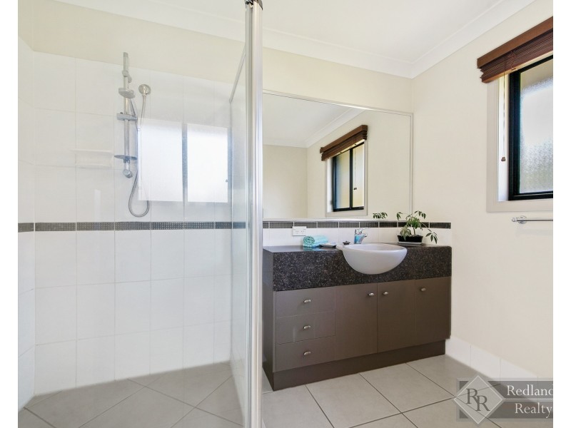 25 Attenborough Circuit, Redland Bay QLD 4165