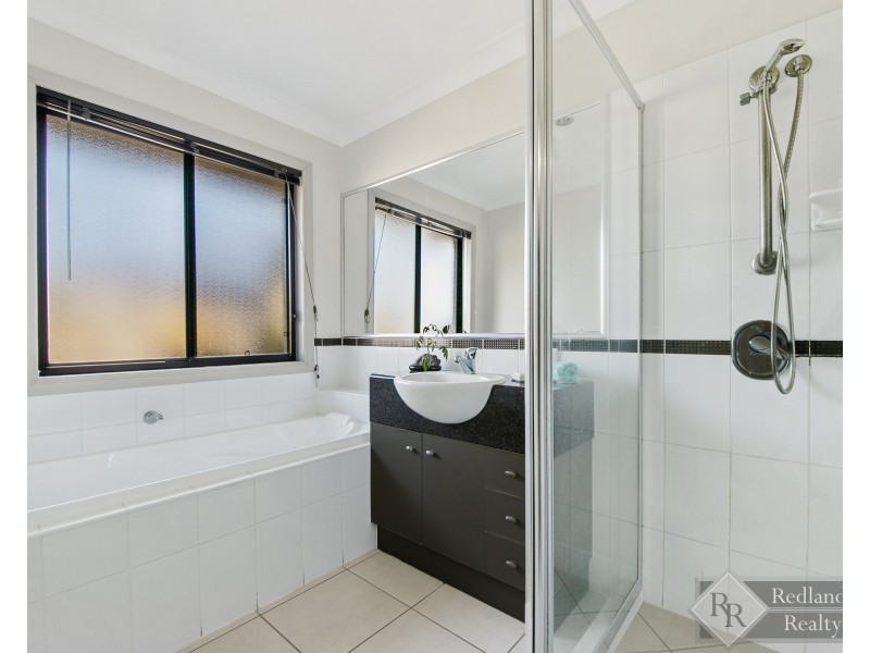 25 Attenborough Circuit, Redland Bay QLD 4165