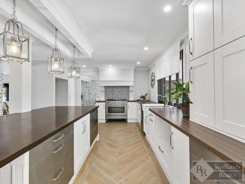 11 Carlton Court, Birkdale QLD 4159