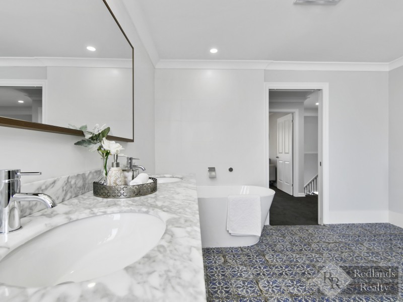 11 Carlton Court, Birkdale QLD 4159