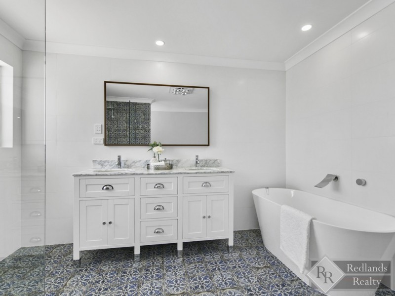 11 Carlton Court, Birkdale QLD 4159