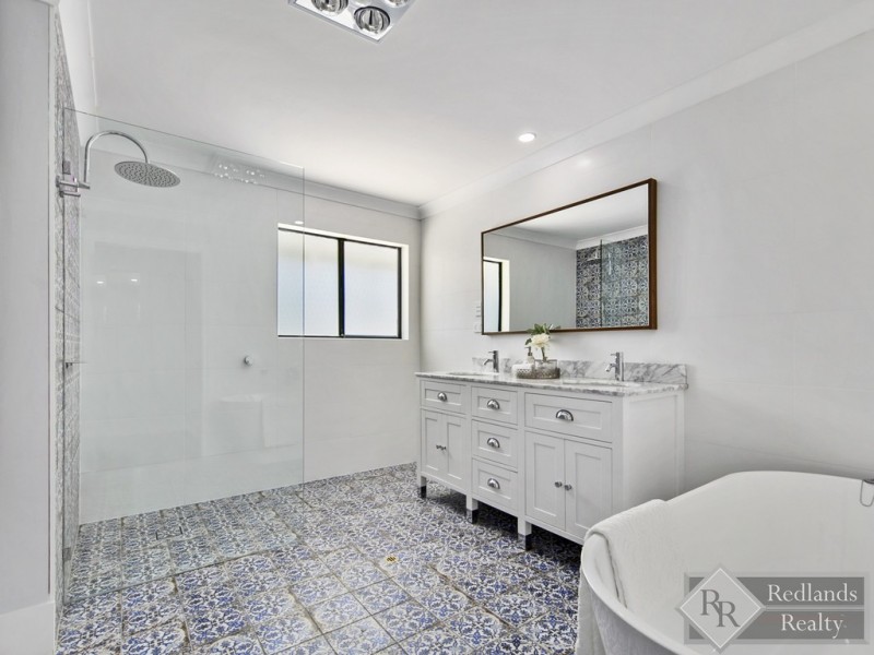 11 Carlton Court, Birkdale QLD 4159