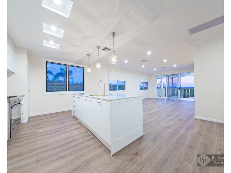 92 Oakland Avenue, Redland Bay QLD 4165