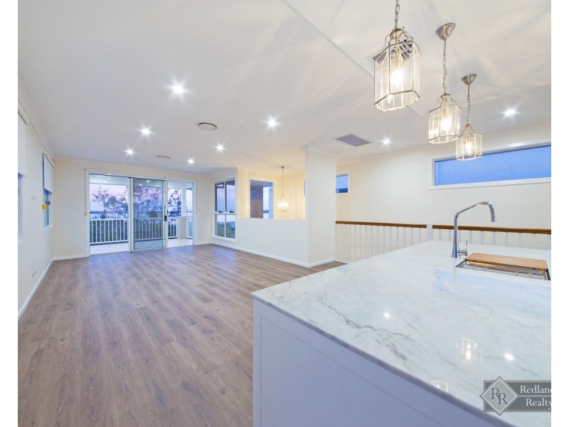 92 Oakland Avenue, Redland Bay QLD 4165