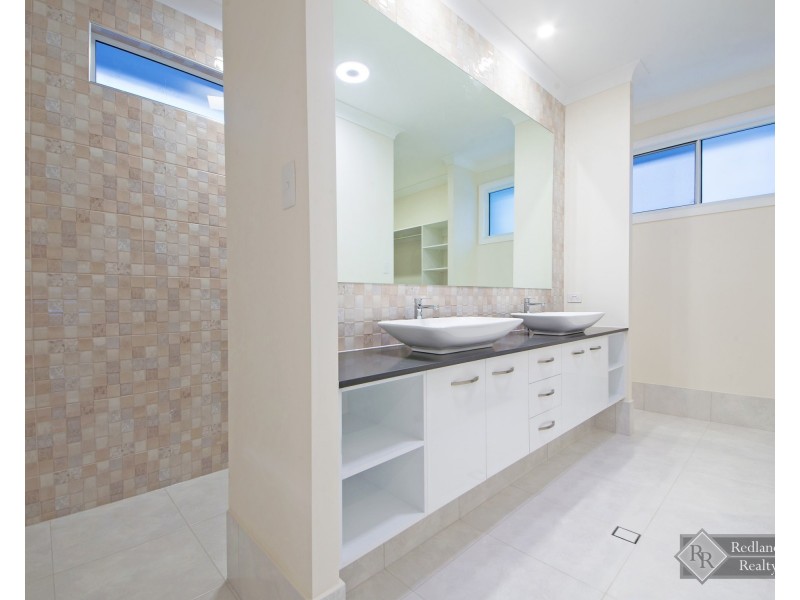 92 Oakland Avenue, Redland Bay QLD 4165