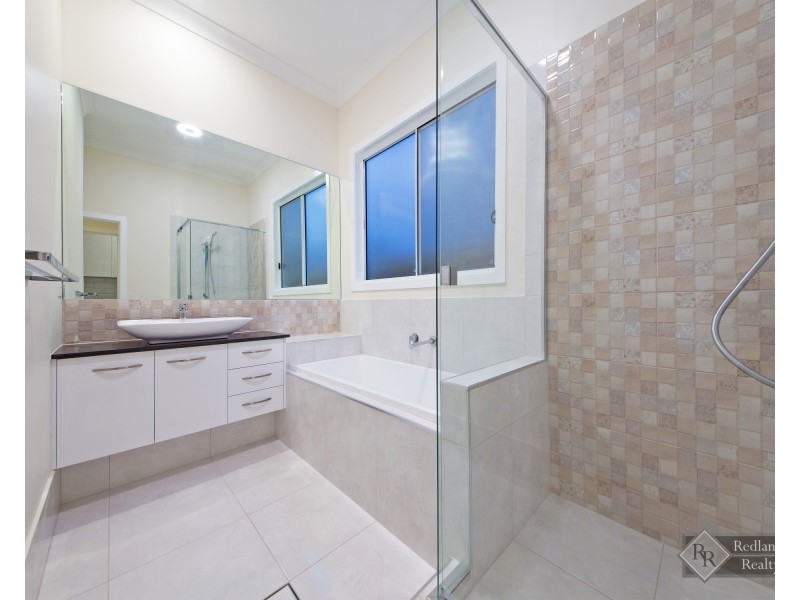 92 Oakland Avenue, Redland Bay QLD 4165