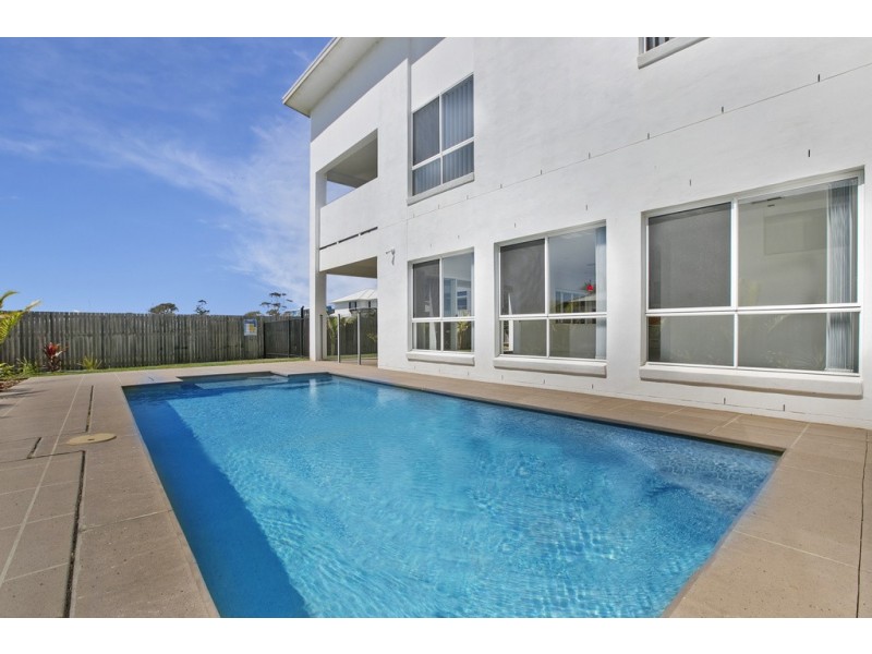 10 Sea Spray Street, Thornlands QLD 4164