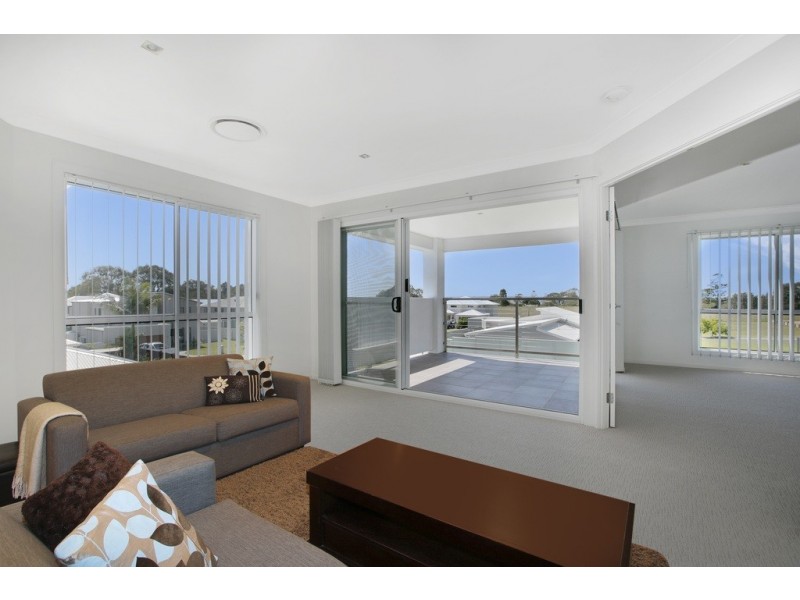 10 Sea Spray Street, Thornlands QLD 4164