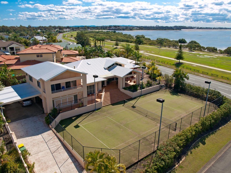 6 Commodore Drive, Birkdale QLD 4159