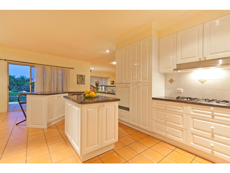6 Commodore Drive, Birkdale QLD 4159