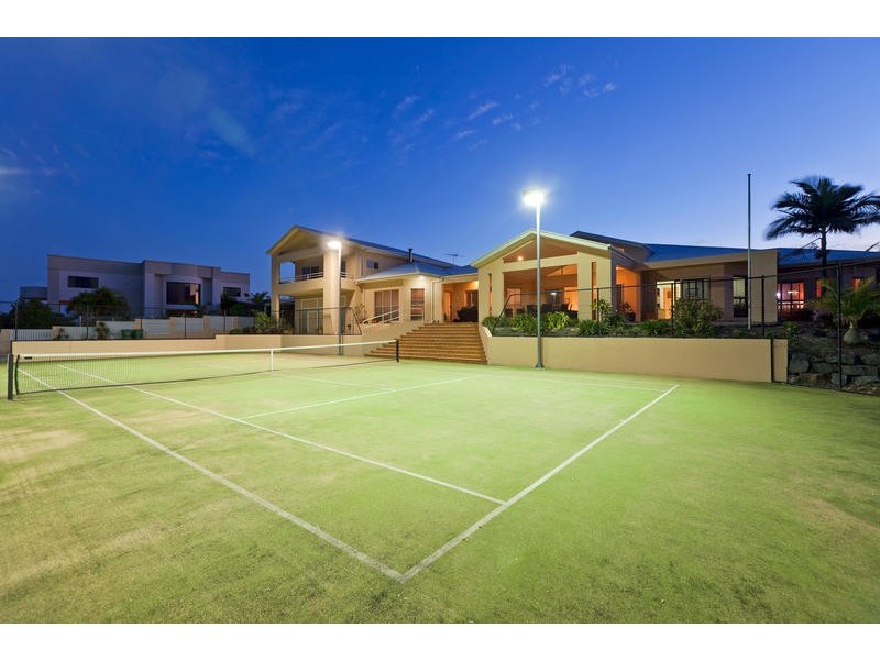 6 Commodore Drive, Birkdale QLD 4159