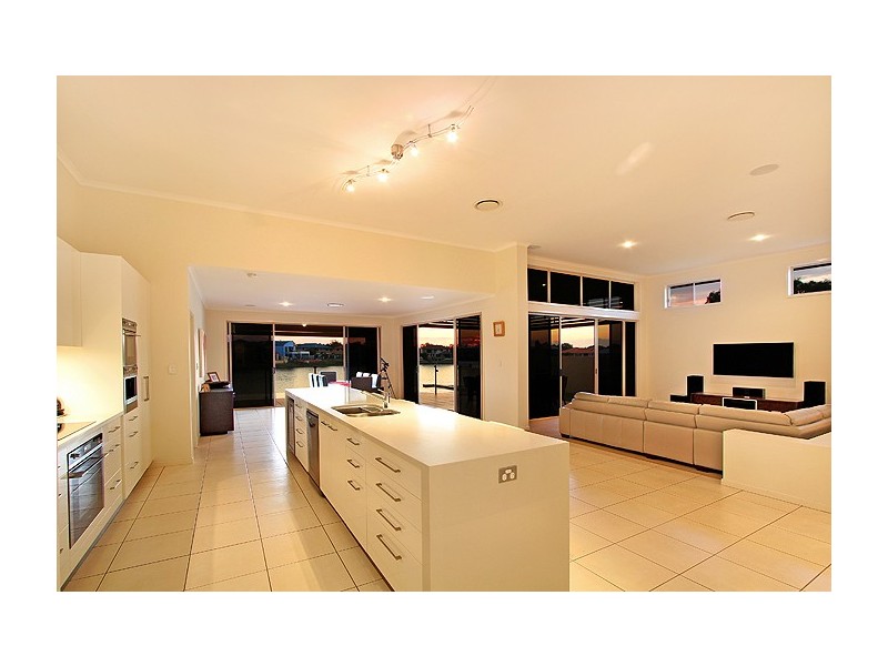 34 King Island Drive, Wellington Point QLD 4160