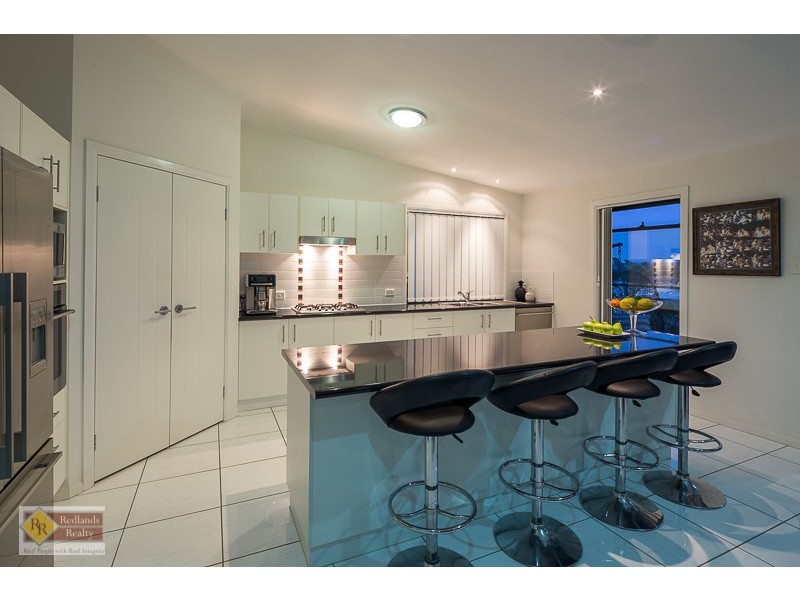 15 Cypress Street, Redland Bay QLD 4165