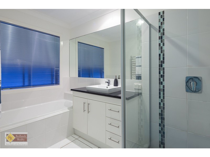 15 Cypress Street, Redland Bay QLD 4165