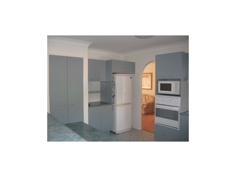 16 Montrose Place, Redland Bay QLD 4165