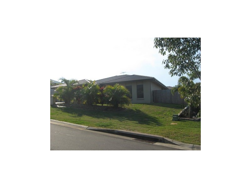 5 Magnetic Place, Redland Bay QLD 4165
