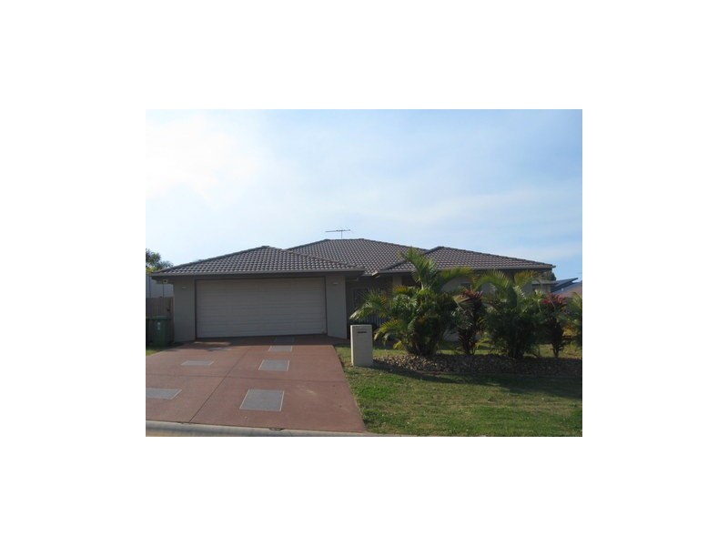 5 Magnetic Place, Redland Bay QLD 4165