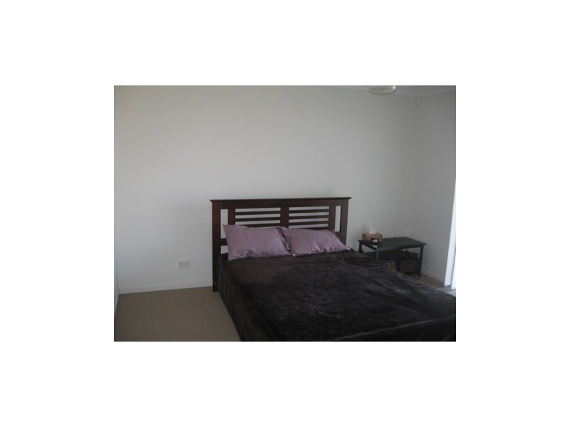 5 Magnetic Place, Redland Bay QLD 4165