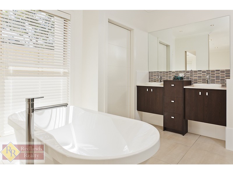 1 Marjoram Street, Thornlands QLD 4164