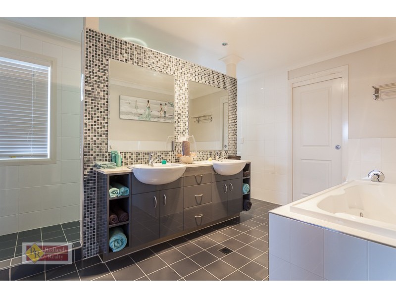 25 Watervale Drive, Redland Bay QLD 4165