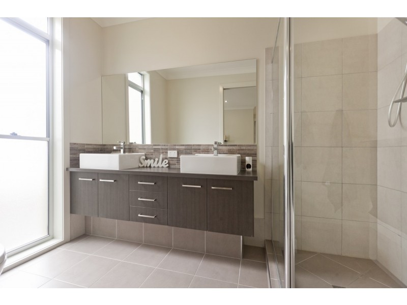 11 Liner Street, Wellington Point QLD 4160