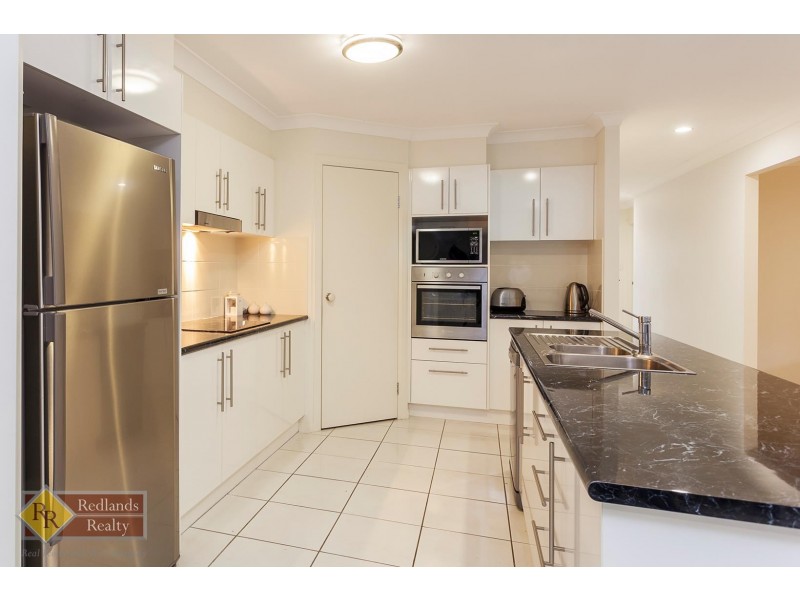 2 Lizard Place, Redland Bay QLD 4165
