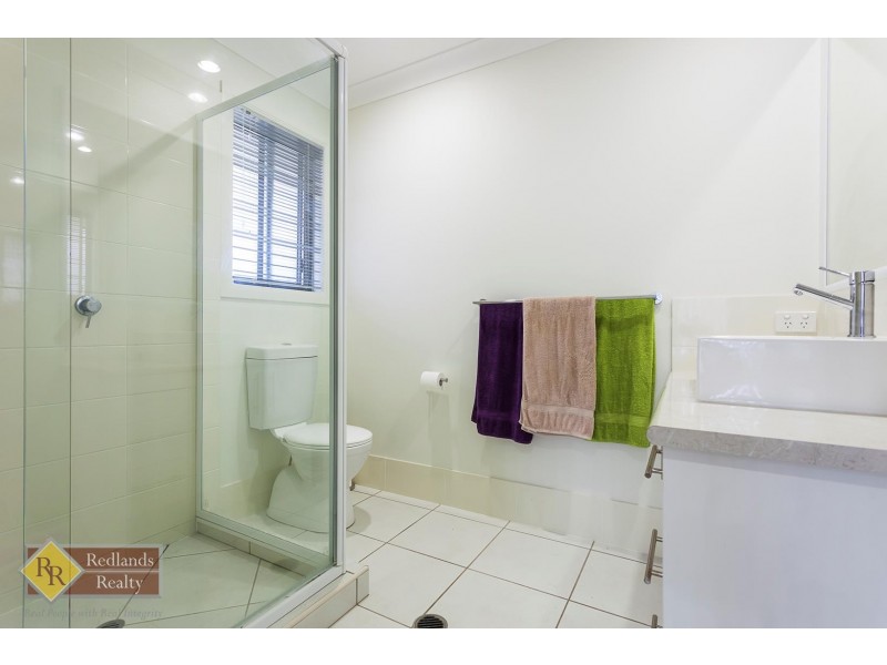 2 Lizard Place, Redland Bay QLD 4165