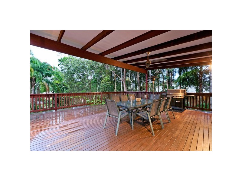 16 Azalea Street, Redland Bay QLD 4165