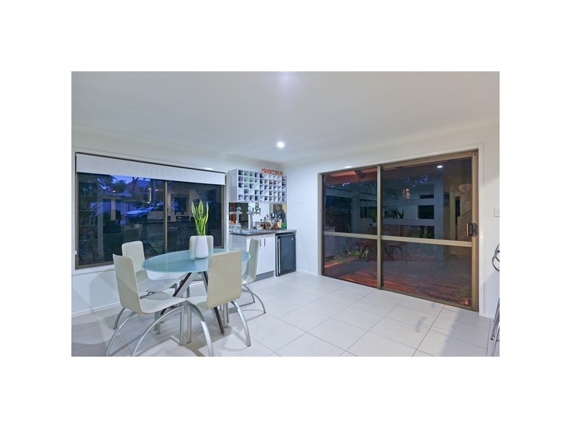 16 Azalea Street, Redland Bay QLD 4165