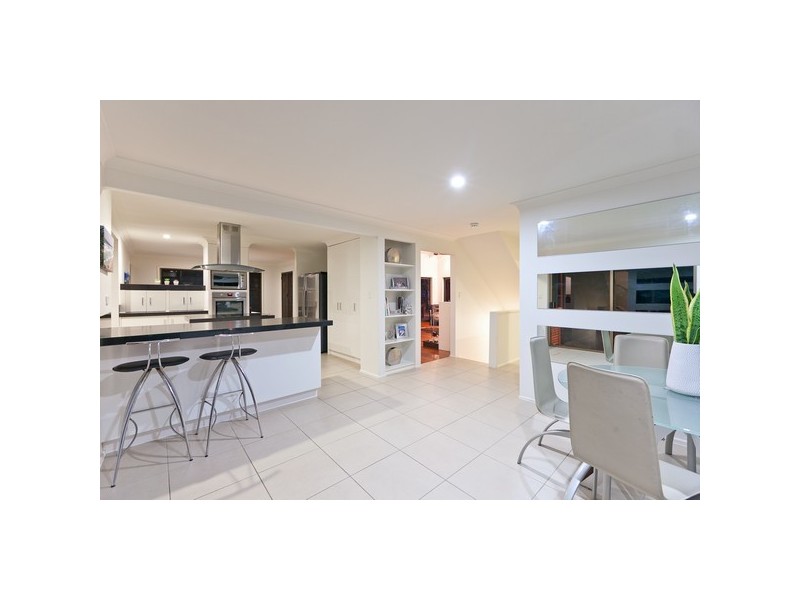 16 Azalea Street, Redland Bay QLD 4165