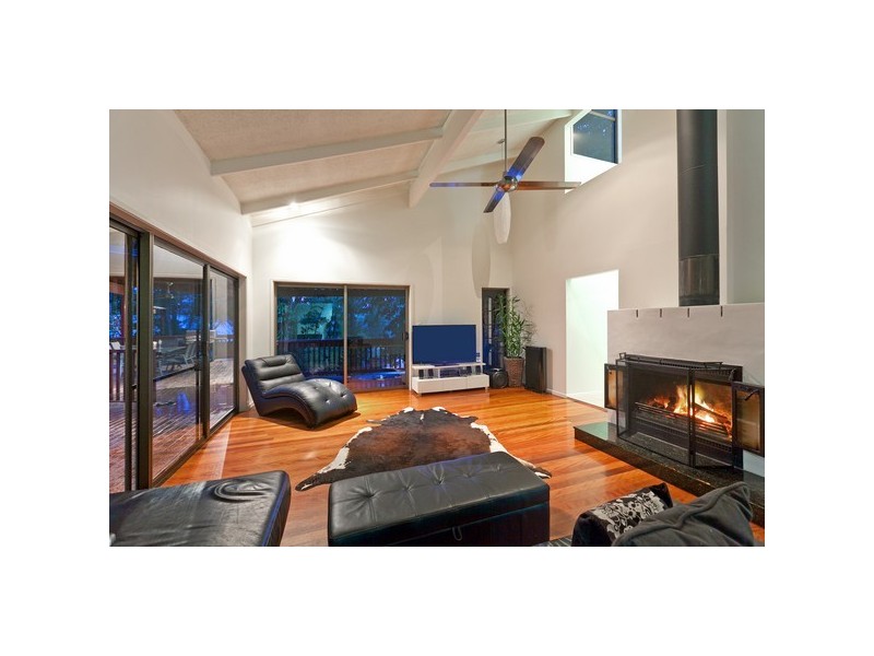 16 Azalea Street, Redland Bay QLD 4165