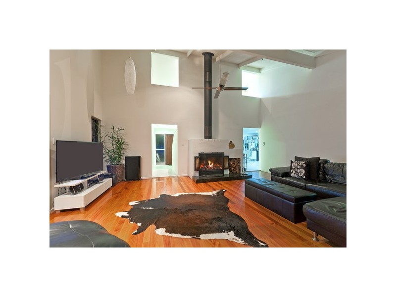 16 Azalea Street, Redland Bay QLD 4165