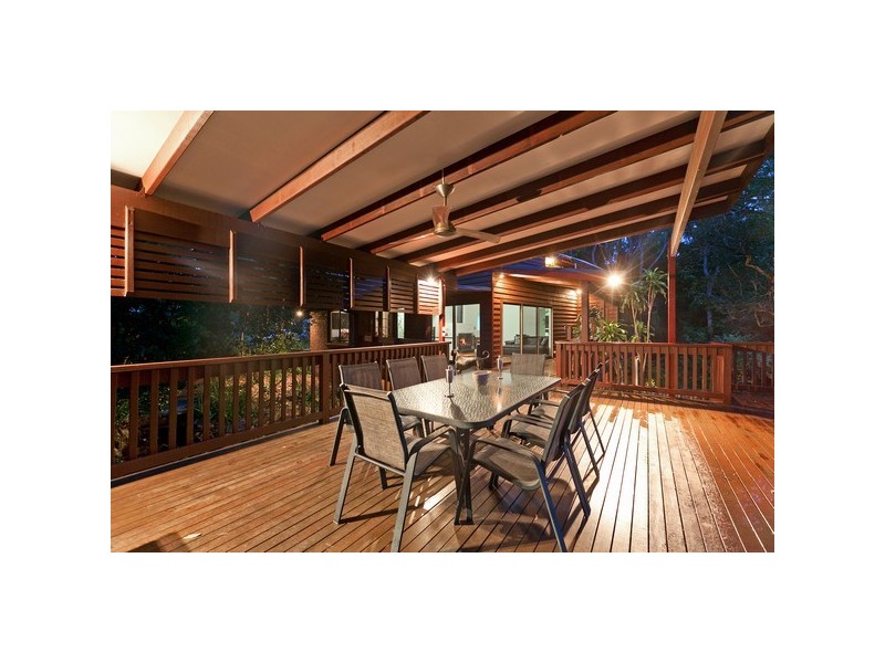 16 Azalea Street, Redland Bay QLD 4165