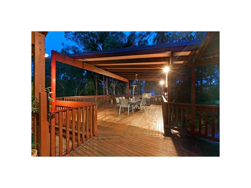 16 Azalea Street, Redland Bay QLD 4165