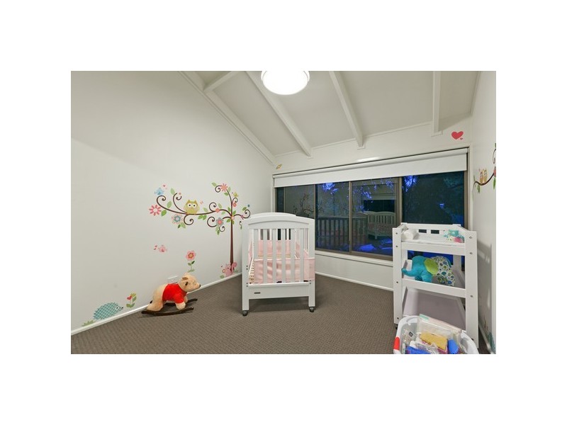 16 Azalea Street, Redland Bay QLD 4165