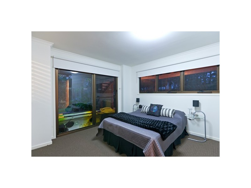 16 Azalea Street, Redland Bay QLD 4165