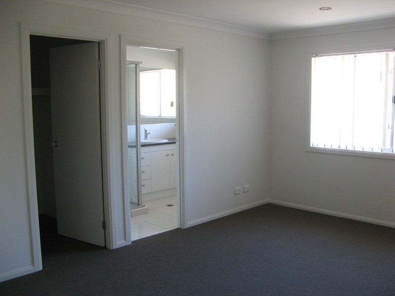 2/40 Riley Peter Place, Cleveland QLD 4163