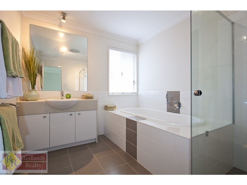 27 Cypress Street, Redland Bay QLD 4165