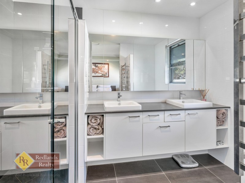 1 Evelyn Court, Wellington Point QLD 4160