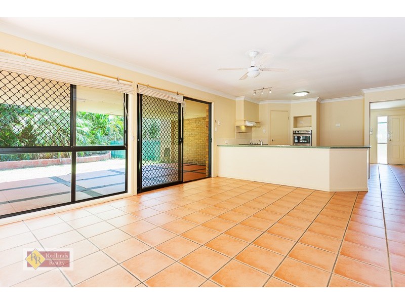 5 Buggy Place, Redland Bay QLD 4165