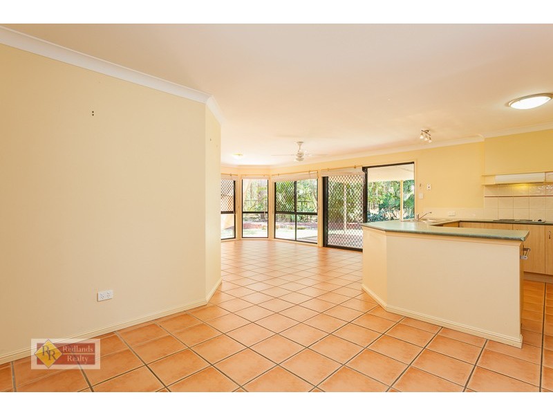 5 Buggy Place, Redland Bay QLD 4165