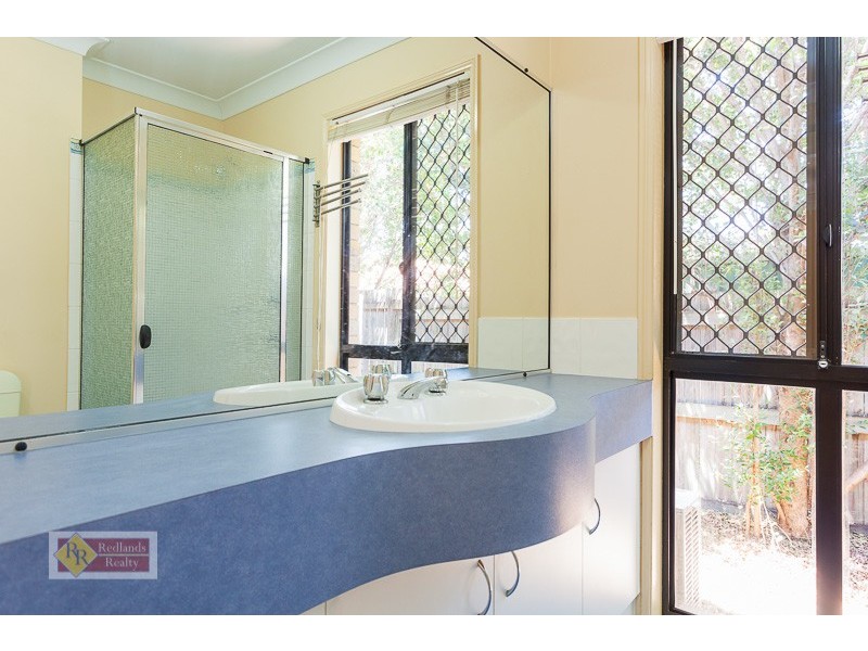 5 Buggy Place, Redland Bay QLD 4165